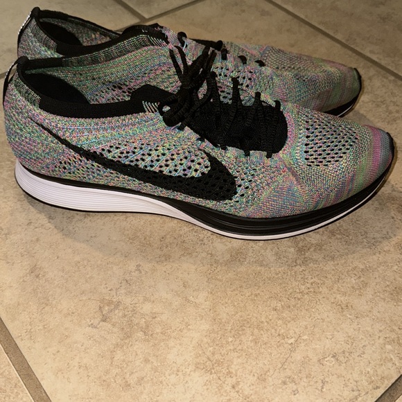 Nike Flyknit Racer. - Picture 3 of 7